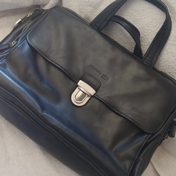 Kenneth Cole Other - Kenneth Cole New York leather laptop/brief case